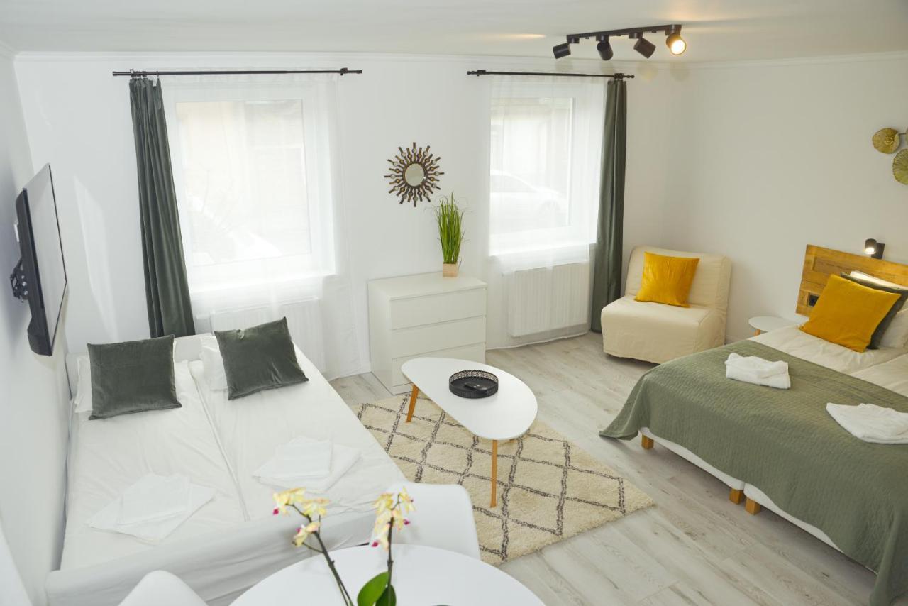 Raba92 Apartman House מראה חיצוני תמונה