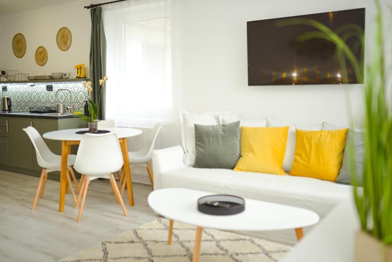 Raba92 Apartman House מראה חיצוני תמונה