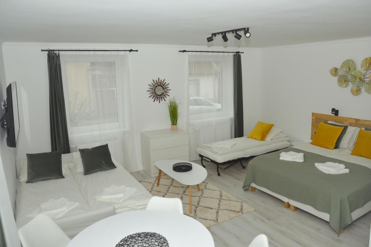Raba92 Apartman House מראה חיצוני תמונה