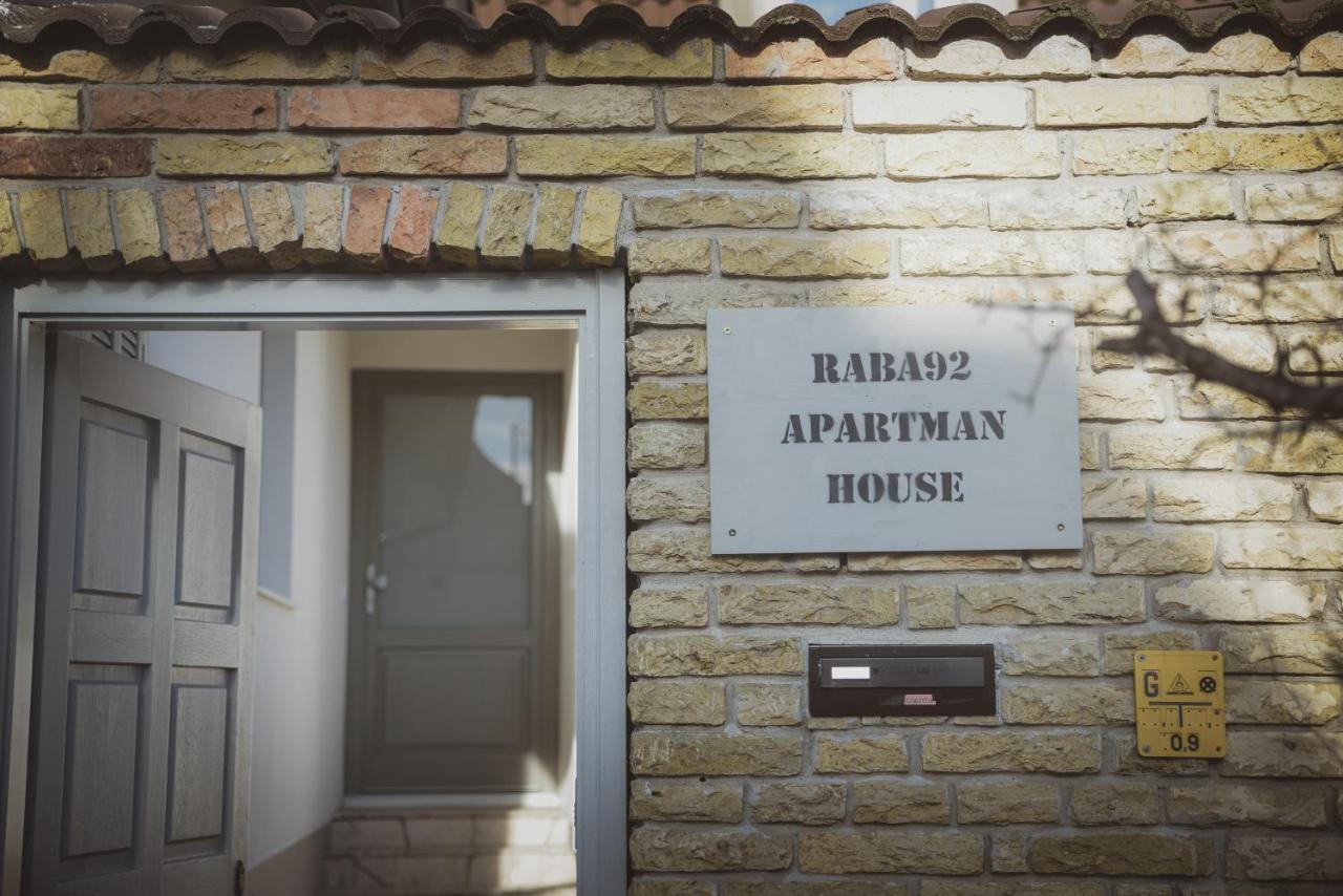 Raba92 Apartman House מראה חיצוני תמונה
