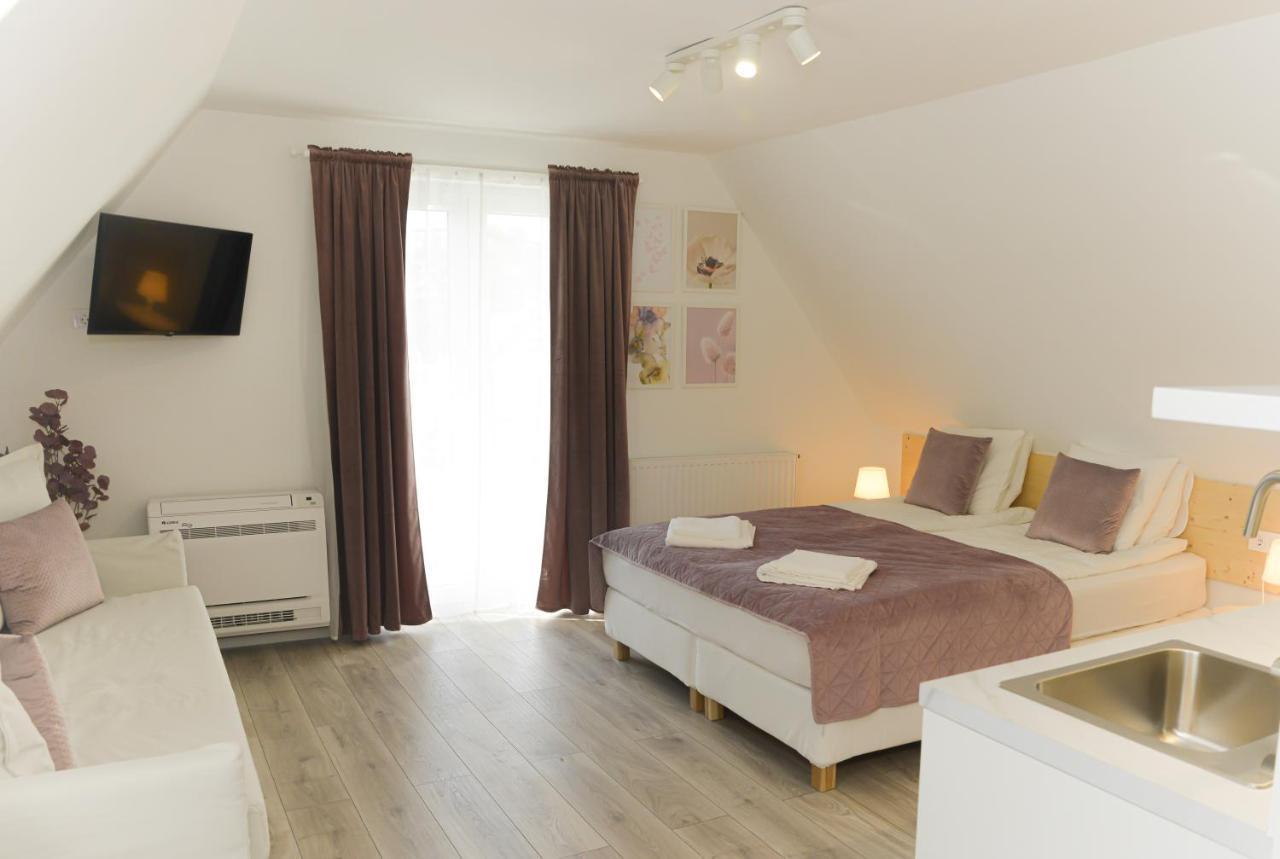 Raba92 Apartman House מראה חיצוני תמונה