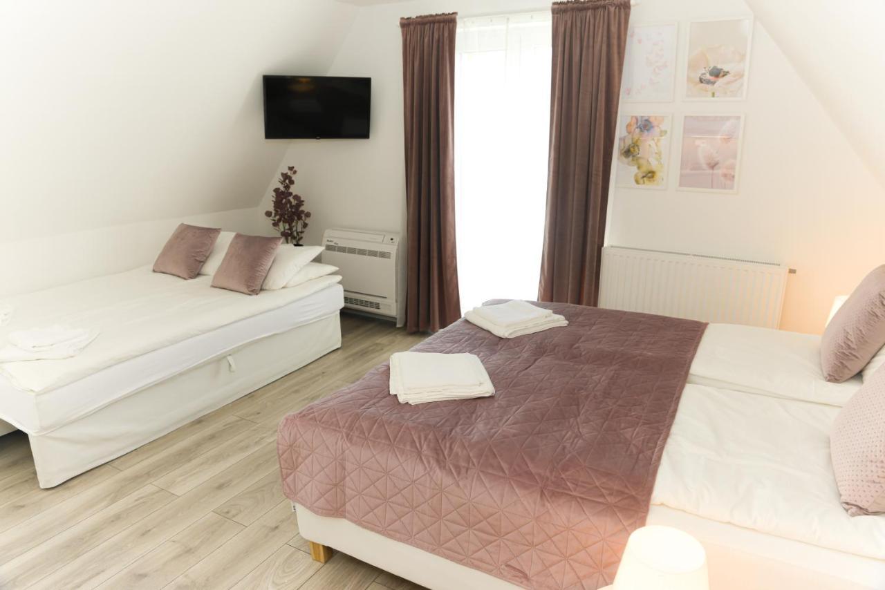 Raba92 Apartman House מראה חיצוני תמונה
