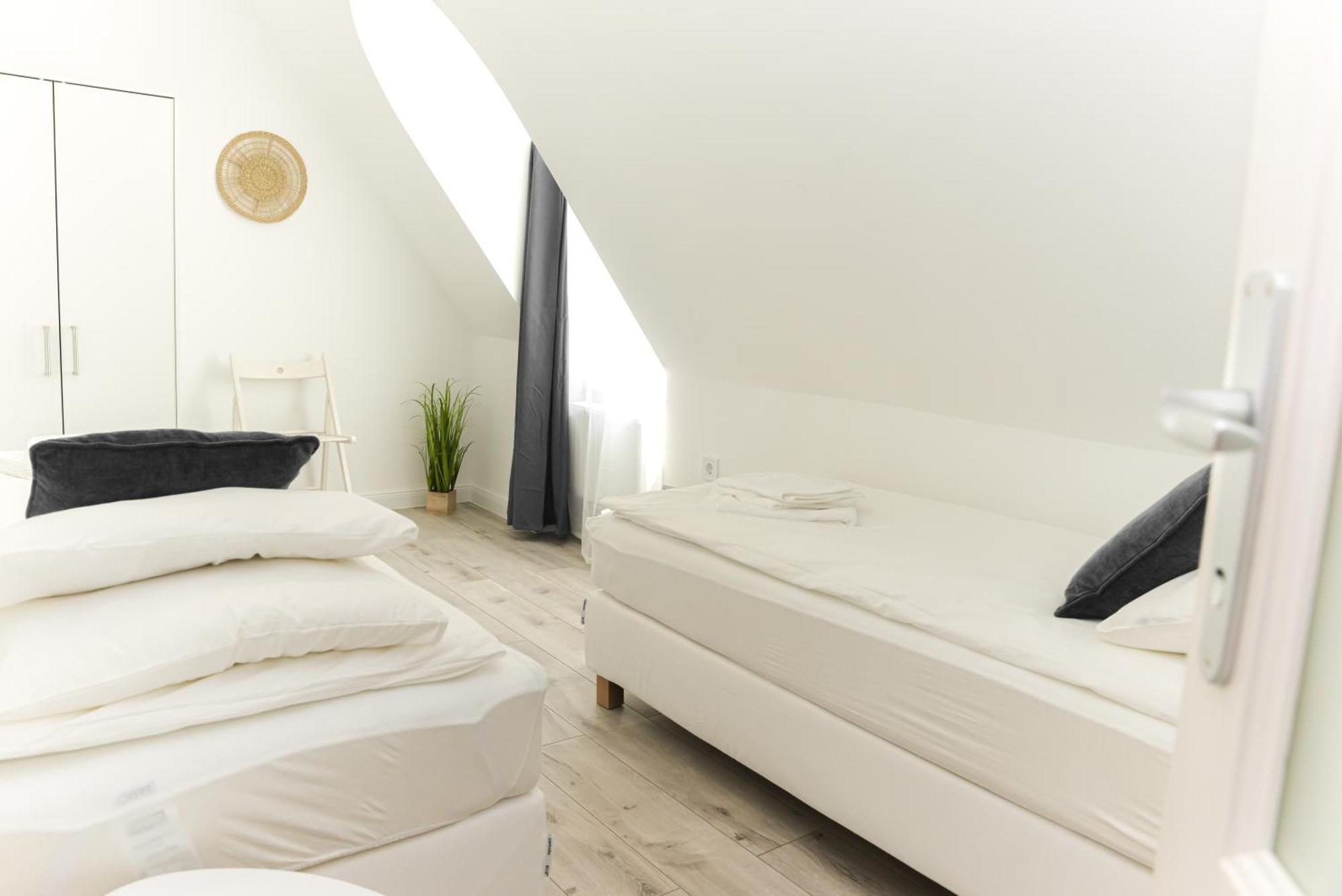 Raba92 Apartman House מראה חיצוני תמונה